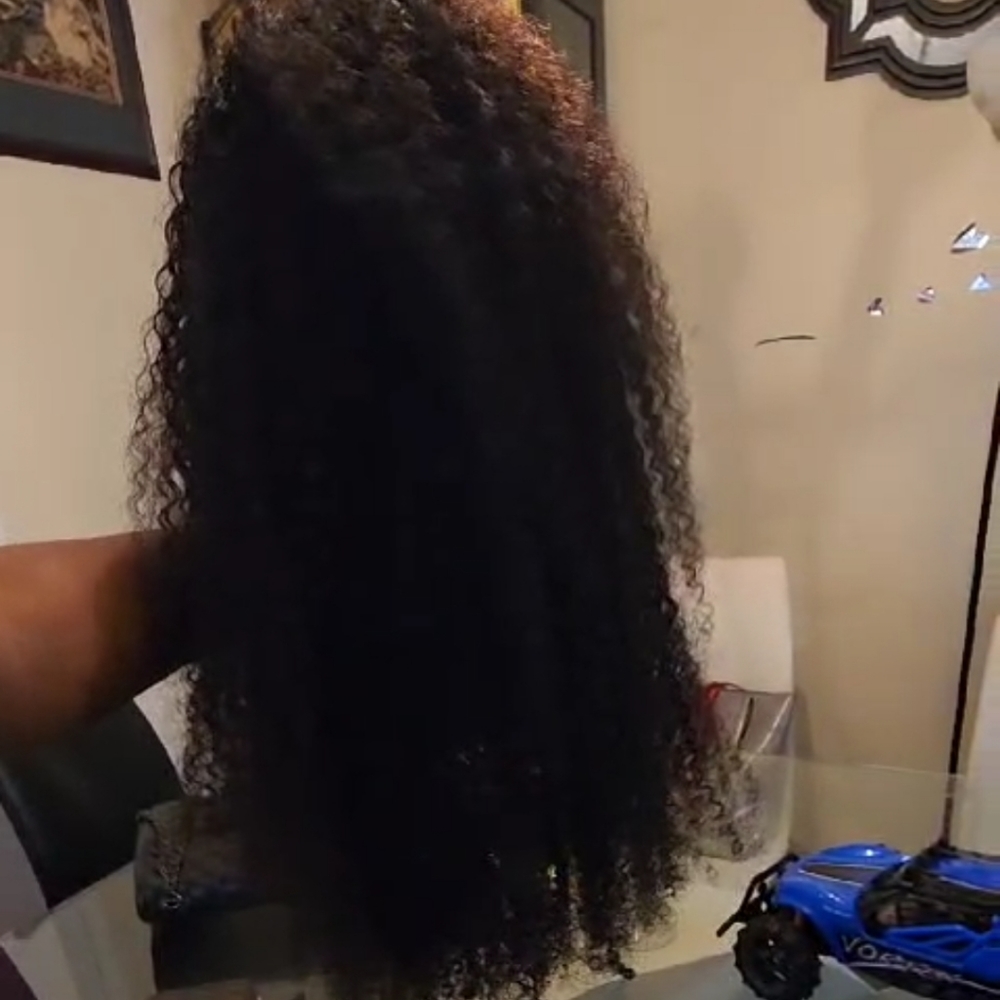 100% human hair kinky curly brand new, will be amazing for the holidays 😍